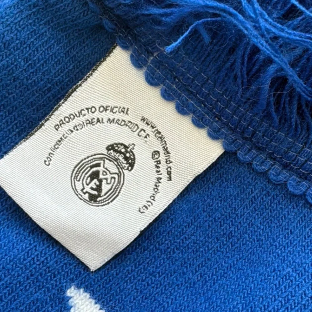 Real Madrid CF Official Scarf Draps Center White Blue Knit Por Siempre Madrid